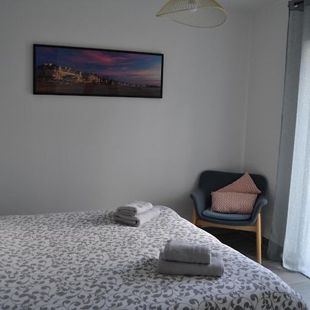 Bed and Breakfast La petite bicoque Saint-Suliac Exterior foto